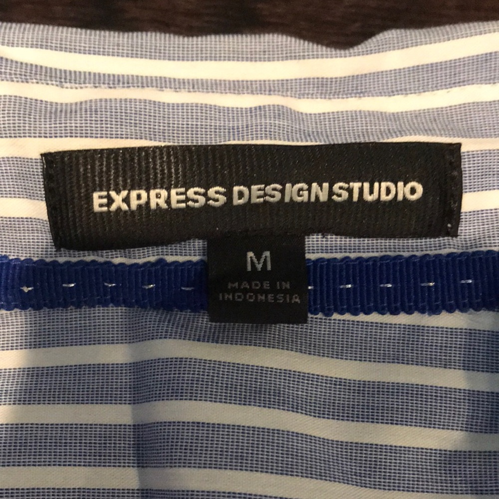 Fitted button up - Picture 3 of 4